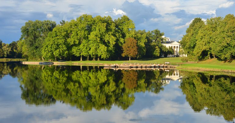 Wörlitzer Park mit Schloss